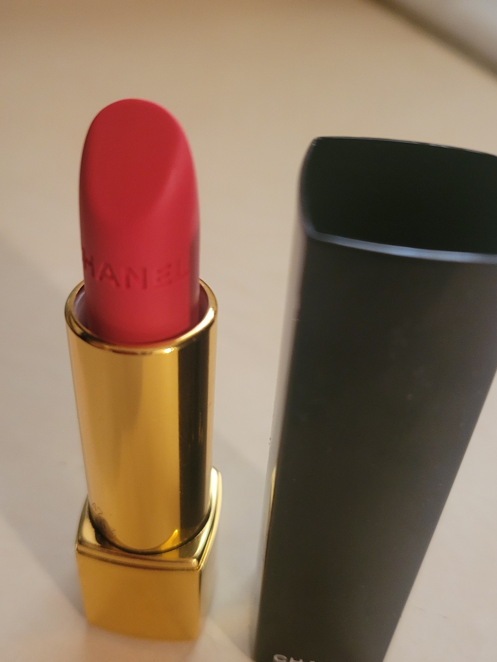 CHANEL Rouge Allure Velvet Shade L'Eclatante NEW